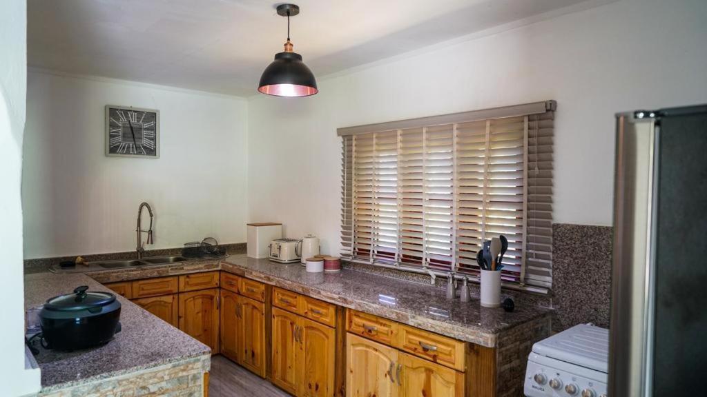 Ogumka, Self Catering , Beoliere, Mahe Hotel Victoria Kültér fotó