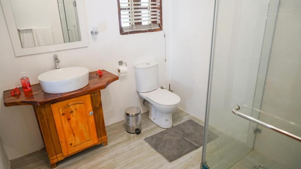 Ogumka, Self Catering , Beoliere, Mahe Hotel Victoria Kültér fotó