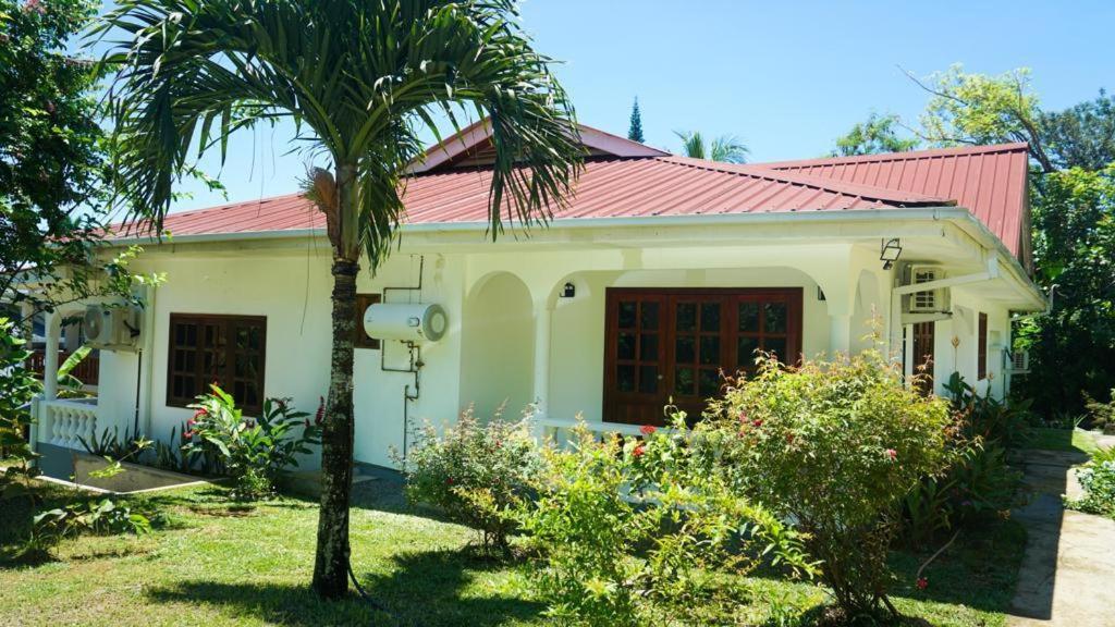 Ogumka, Self Catering , Beoliere, Mahe Hotel Victoria Kültér fotó